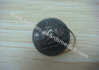 Μορφή προωθητικό Keychain κουμπιών με τη σφράγιση ορείχαλκου με τον άνδρα - φόρμα γυναικών, βαμμένη μαύρη επένδυση