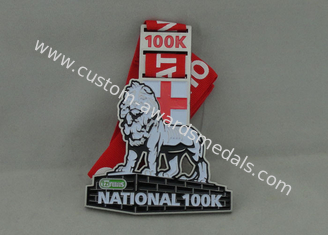 Μετάλλιο σμάλτων ρίψεων κύβων για την εθνική 100k παλαιά κορδέλλα εκτύπωσης επένδυσης νικελίου και οθόνης μεταξιού